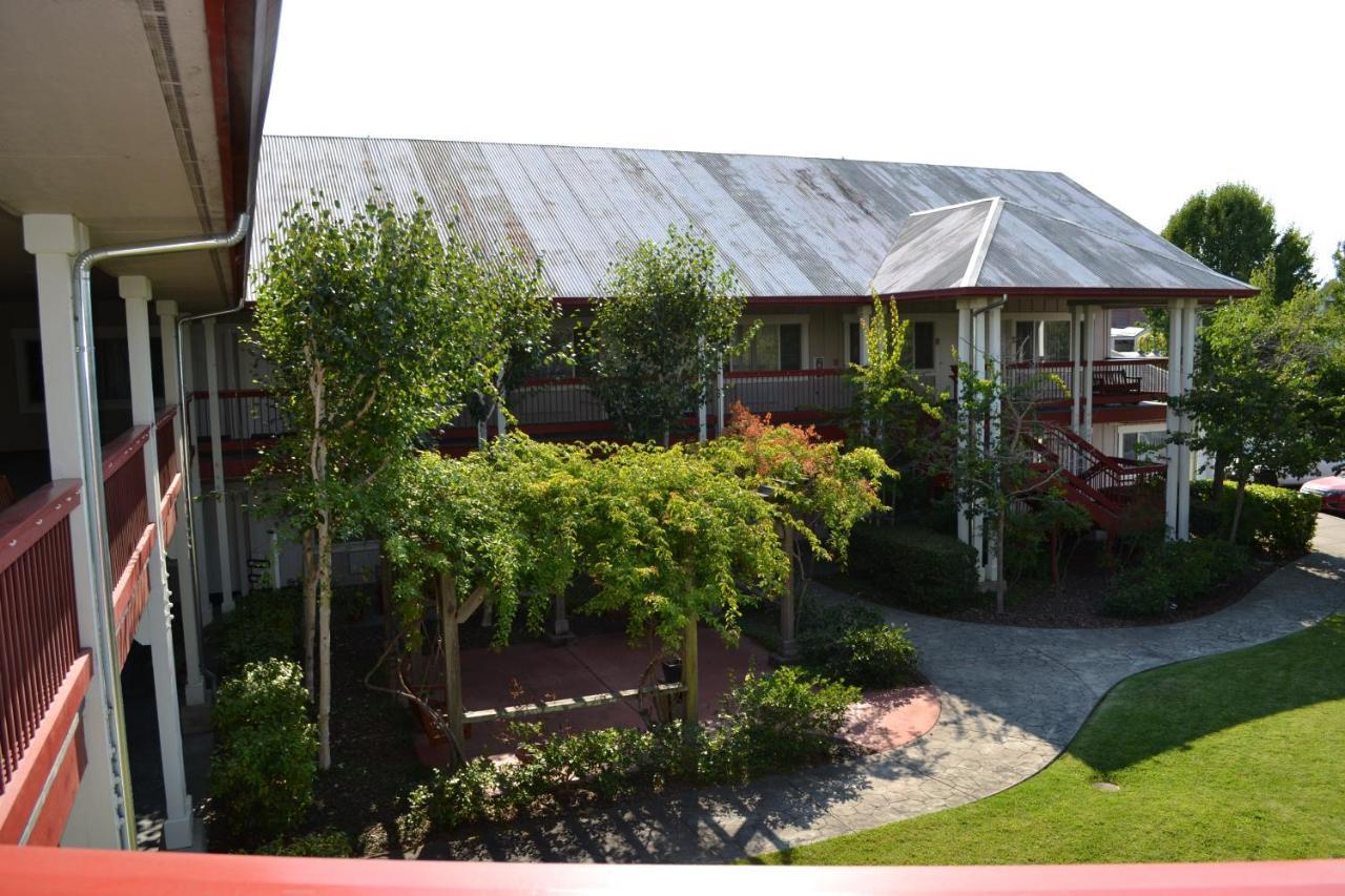 Sebastopol Inn Extérieur photo